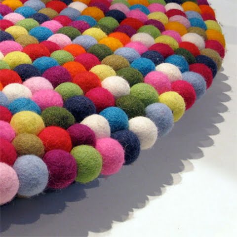 tappeto circolare di design pinocchio by Hay 1